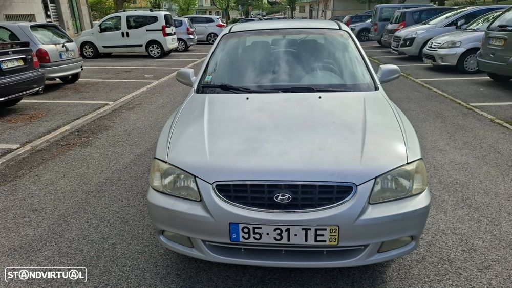 Hyundai Accent 1.3 Confort - 2
