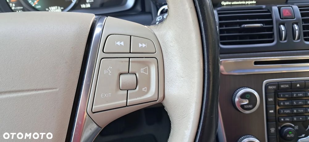 Volvo XC 60 D4 Drive-E Momentum - 27