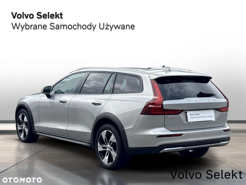 Volvo V60 Cross Country - 4