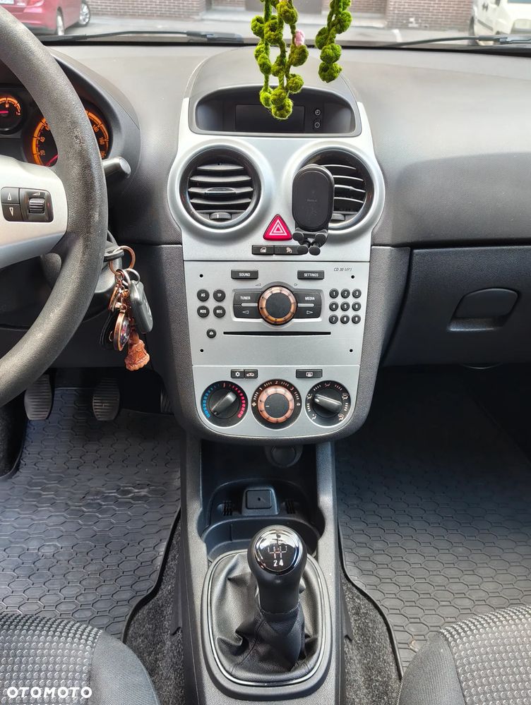 Opel Corsa 1.0 12V Essentia - 9