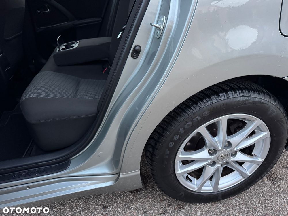 Toyota Avensis 2.0 D-4D Sol Premium - 16