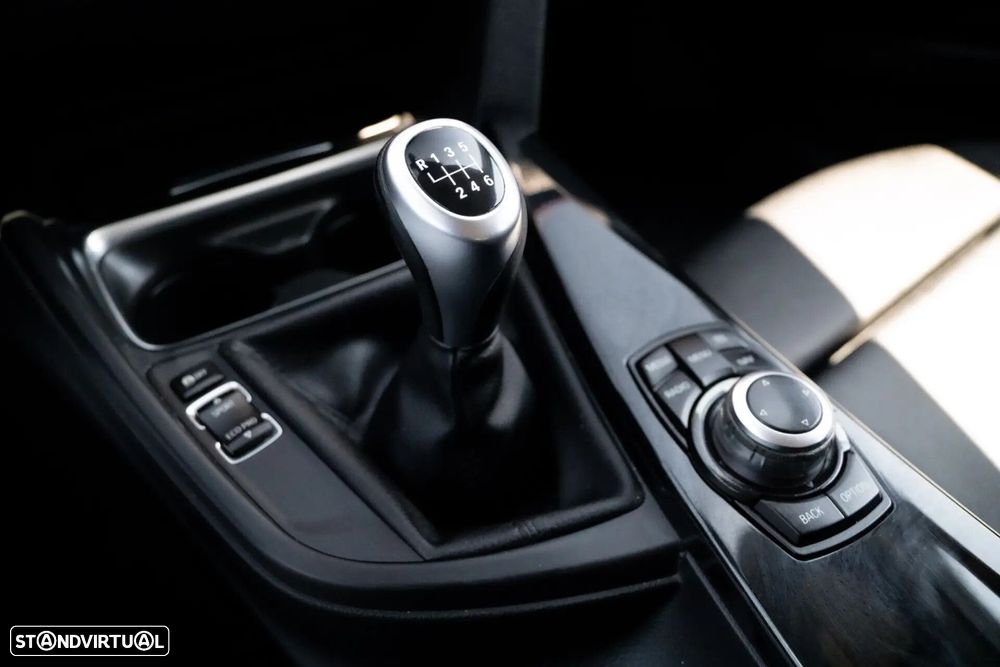 BMW 318 d Blue Performance Sport Line - 7