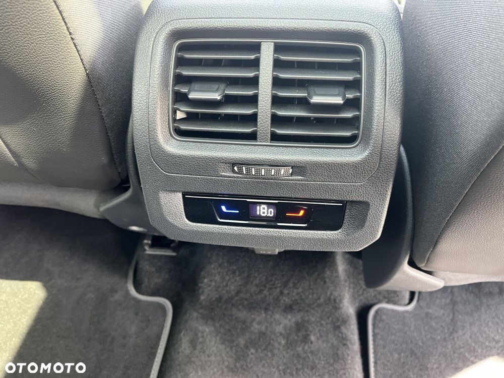 Volkswagen Touran 1.5 TSI EVO Highline - 22
