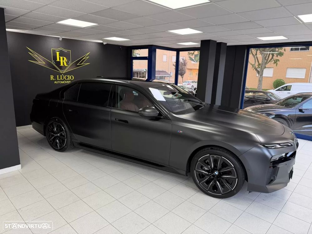 BMW i7 eDrive50 Pack Desportivo M - 2