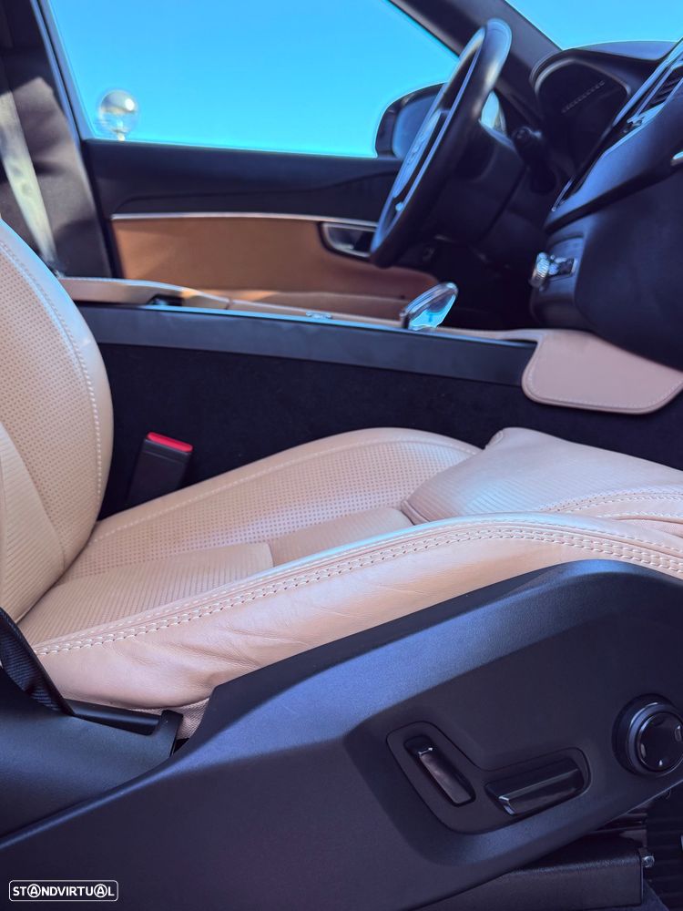 Volvo XC 90 D5 AWD Geartronic RDesign - 10