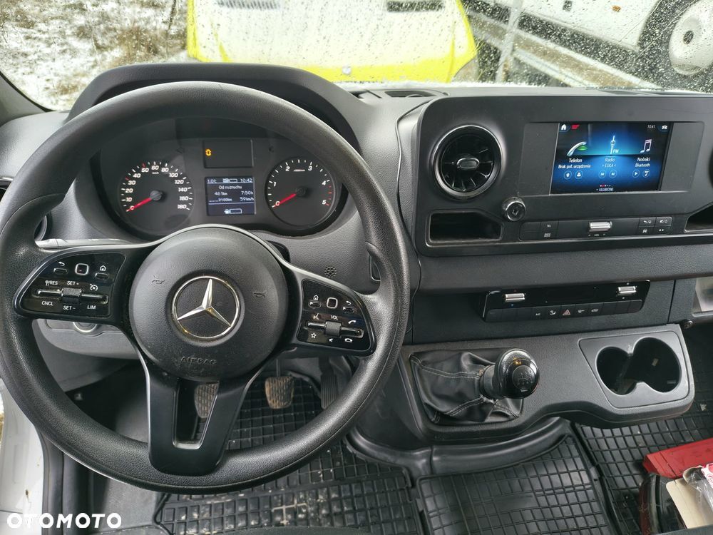 Mercedes-Benz Sprinter - 5