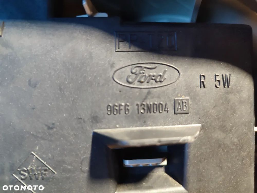LAMPA TYŁ FIESTA Ford Fiesta Mk5 ANGLIK - 6