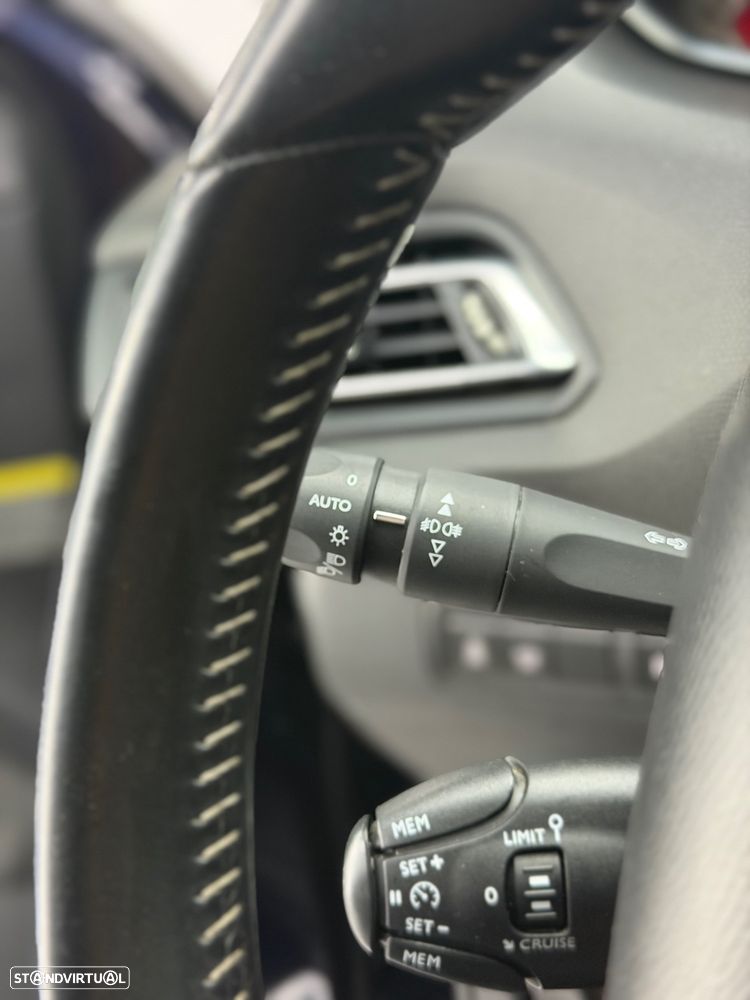 Peugeot 308 1.2 PureTech Business Line - 25