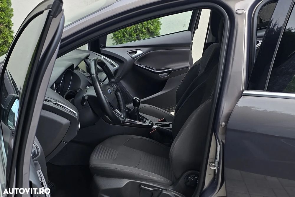 Ford Focus - 10