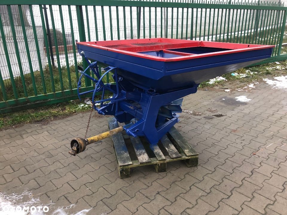 Siewnik rolniczy zawieszany lejowy typ amazona kos - 1