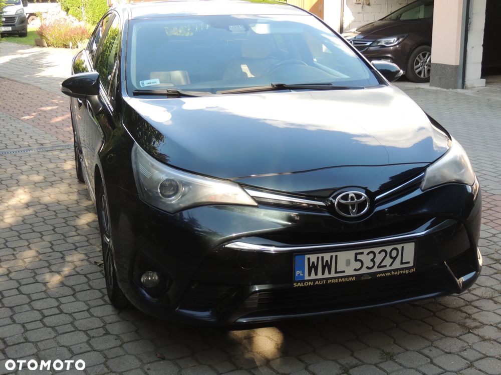 Toyota Avensis 2016 photo 2