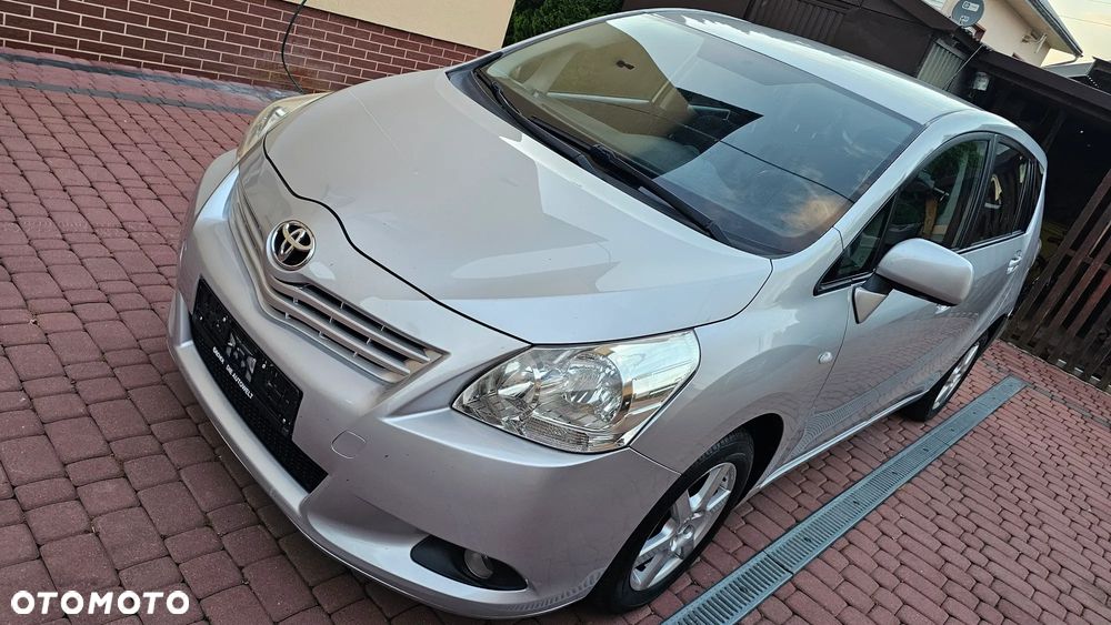 Toyota Verso 1.6 7-Sitzer Comfort - 2