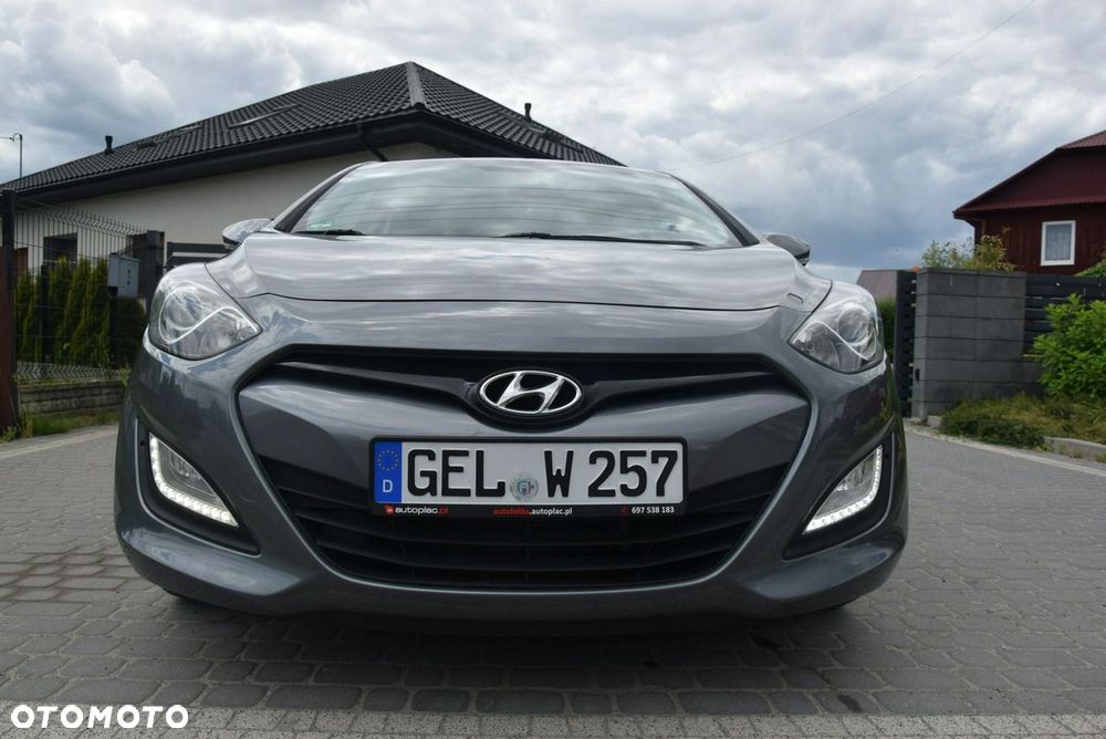 Hyundai i30 1.6 CRDi Fifa World Cup Edition - 6