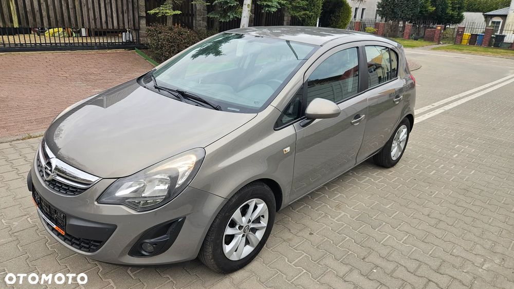 Opel Corsa 1.2 16V Cosmo - 2