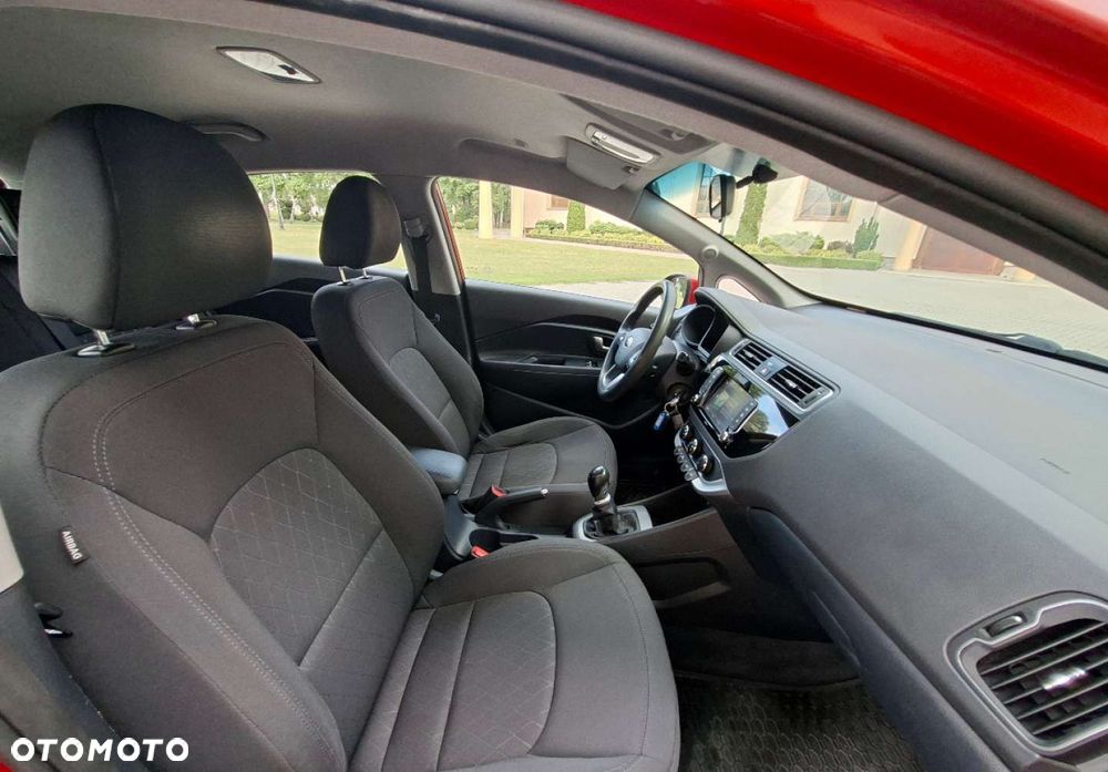 Kia Rio - 14