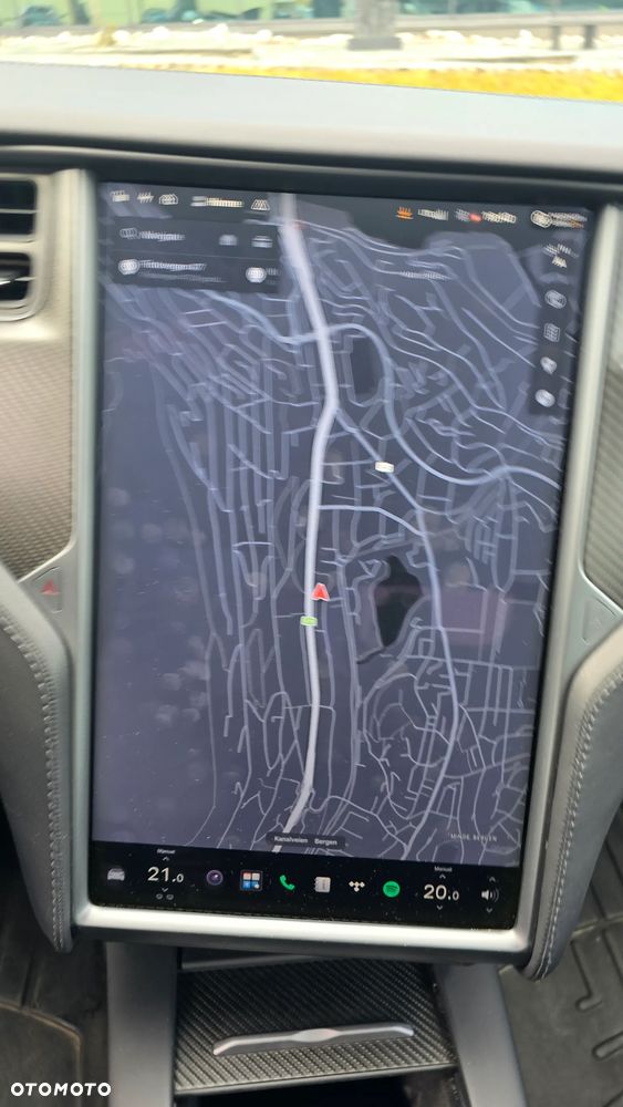 Tesla Model S - 32