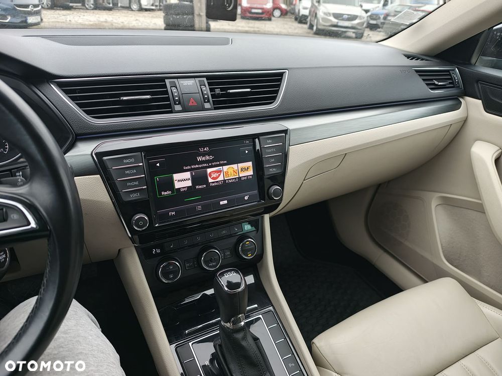 Skoda Superb 2.0 TDI DSG Premium Edition - 16