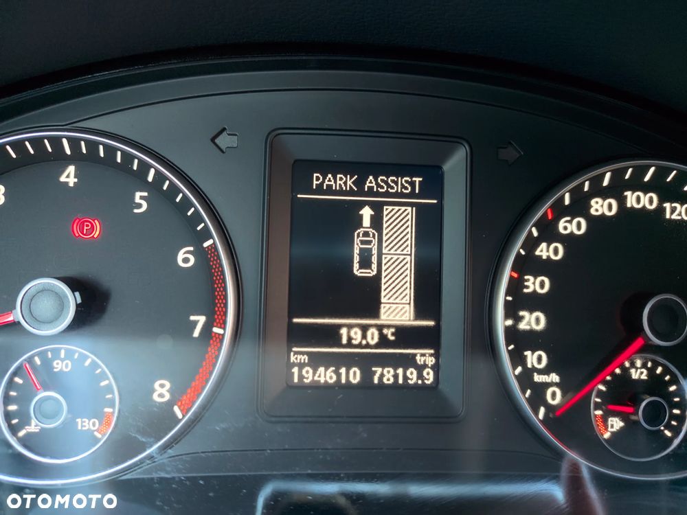 Volkswagen Touran - 11