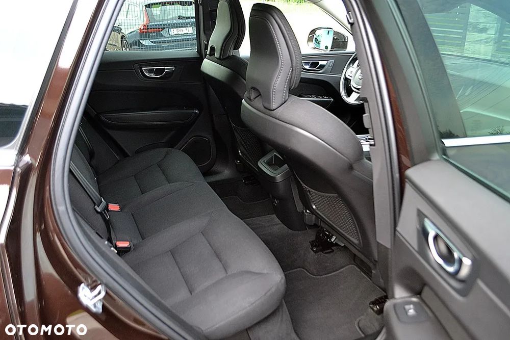 Volvo XC 60 B4 D Geartronic Momentum - 16