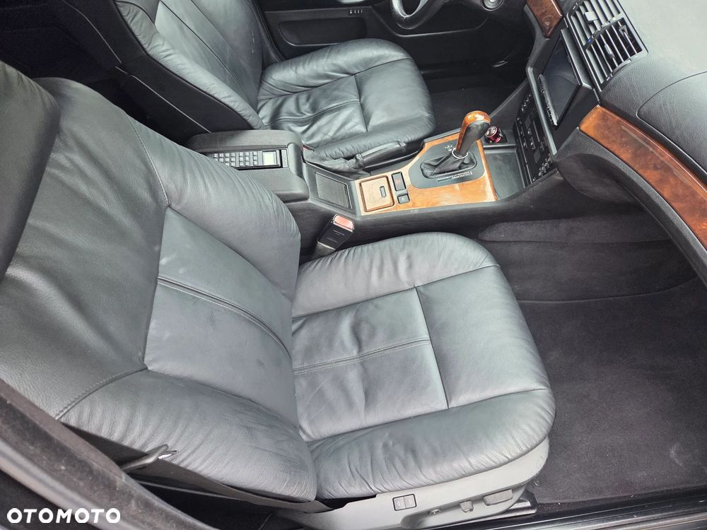 BMW Seria 5 - 12