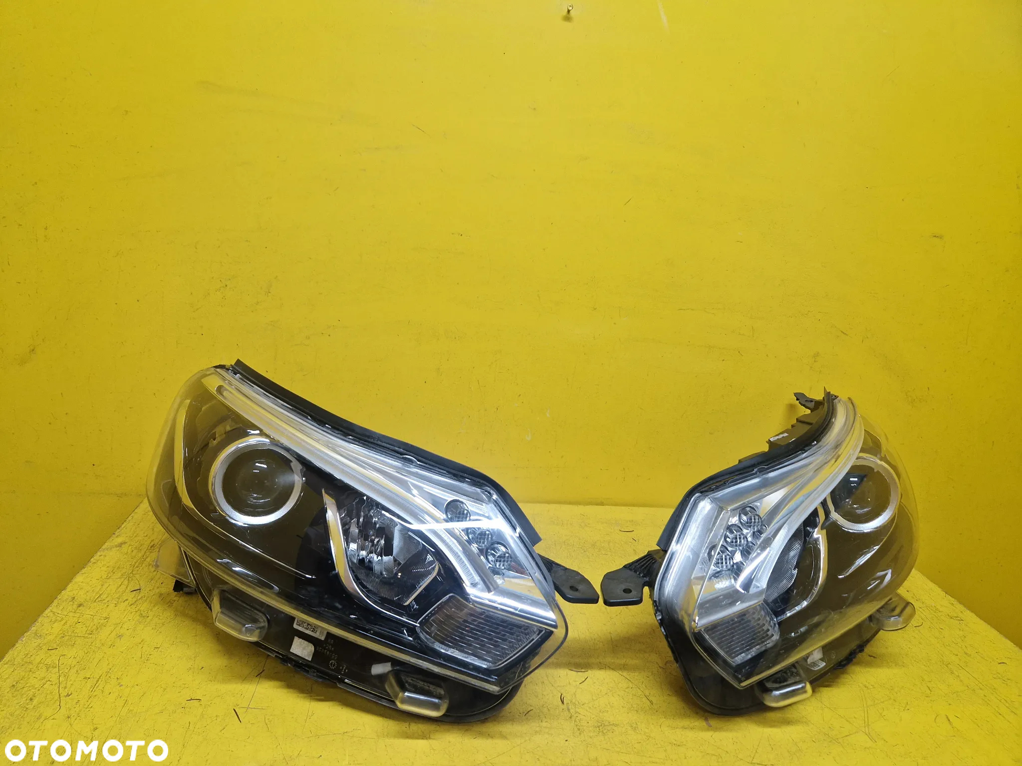 TOYOTA PROACE II 16- LAMPA LEWA PRAWA PRZOD 9808589980-00 - 2