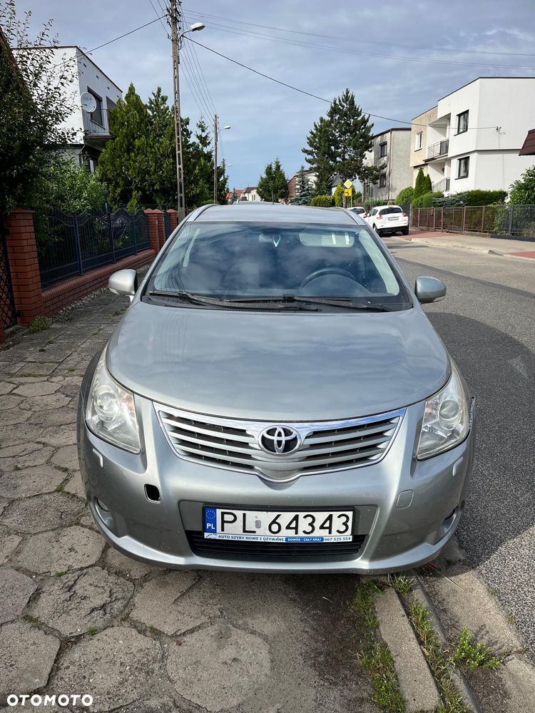 Toyota Avensis - 1