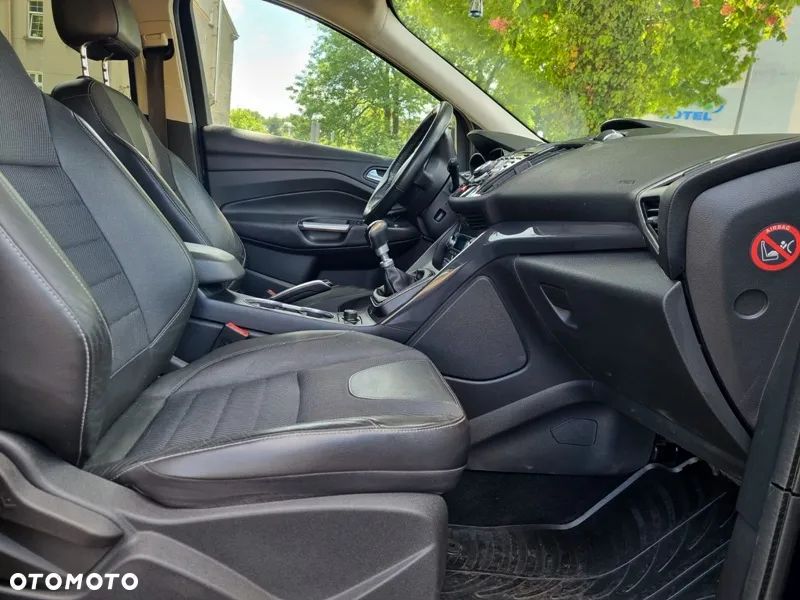 Ford Kuga 1.6 EcoBoost 2x4 Titanium - 13