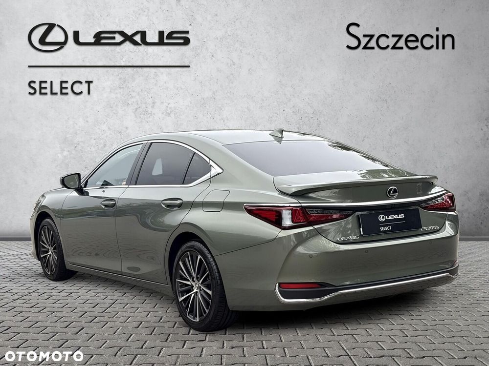 Lexus ES 300h Business Edition - 3