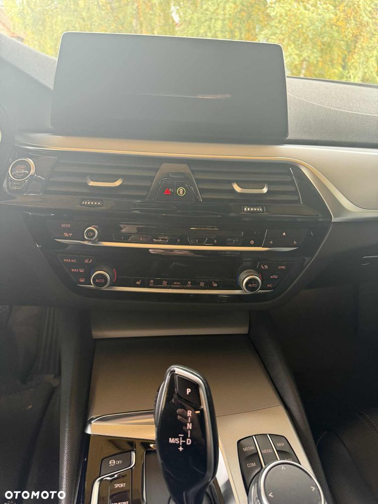 BMW Seria 5 520d M Sport Edition - 4