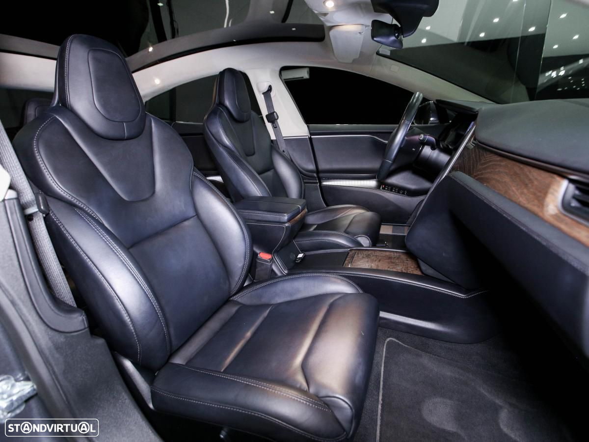 Tesla Model S - 9