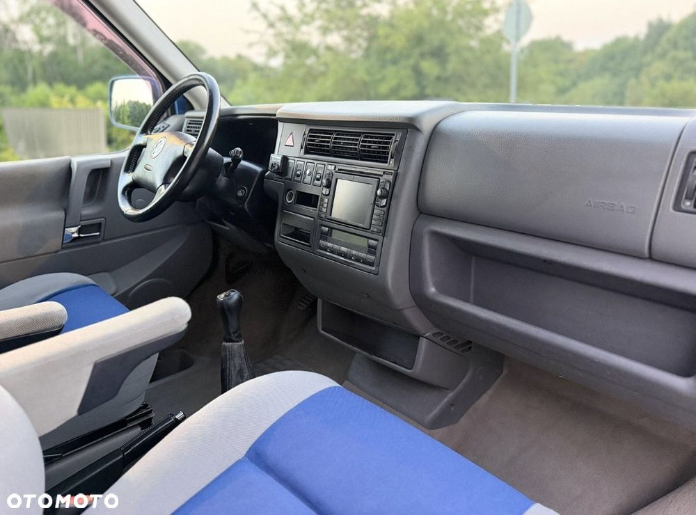 Volkswagen Multivan - 20