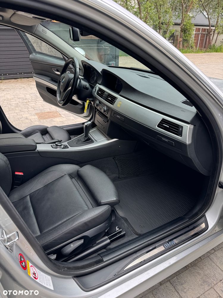 BMW Seria 3 330i xDrive Edition Sport - 10