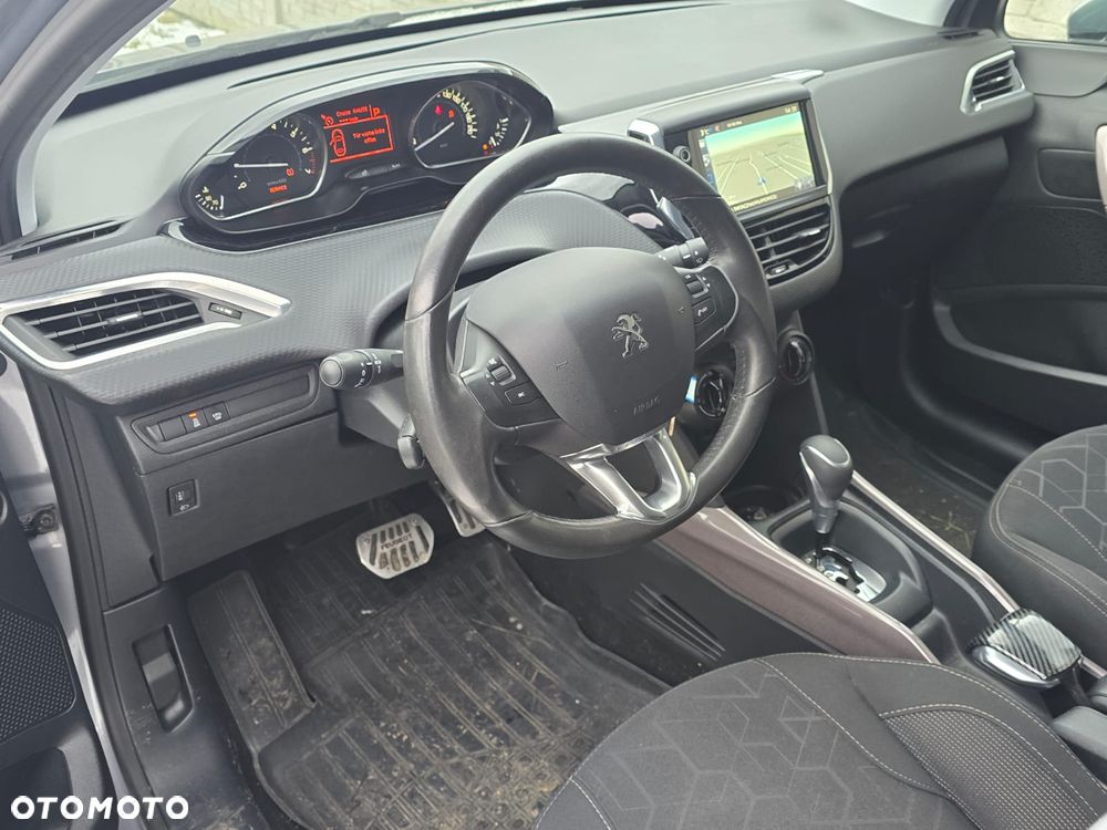 Peugeot 2008 1.2 Pure Tech Allure S&S EAT6 - 8