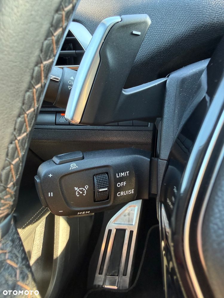 Peugeot 3008 Hybrid4 300 e-EAT8 GT Pack - 22
