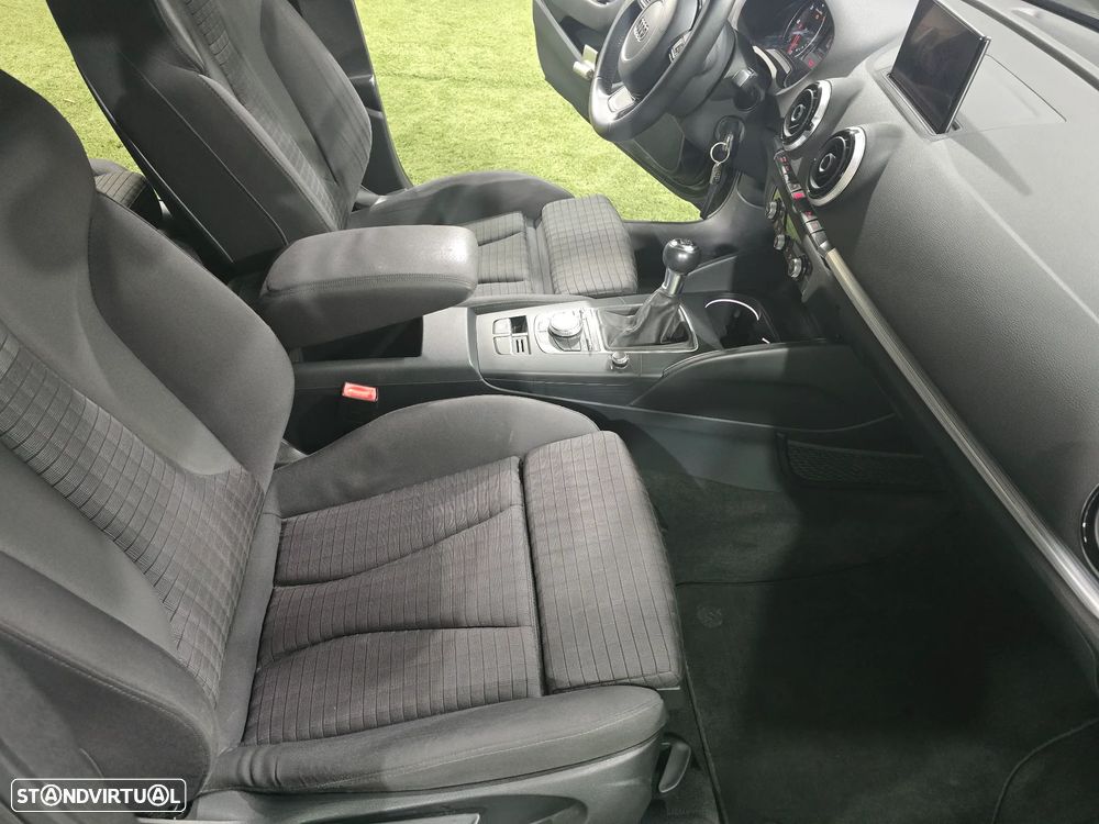 Audi A3 Sportback 2.0 TDI B.Line Attraction - 8