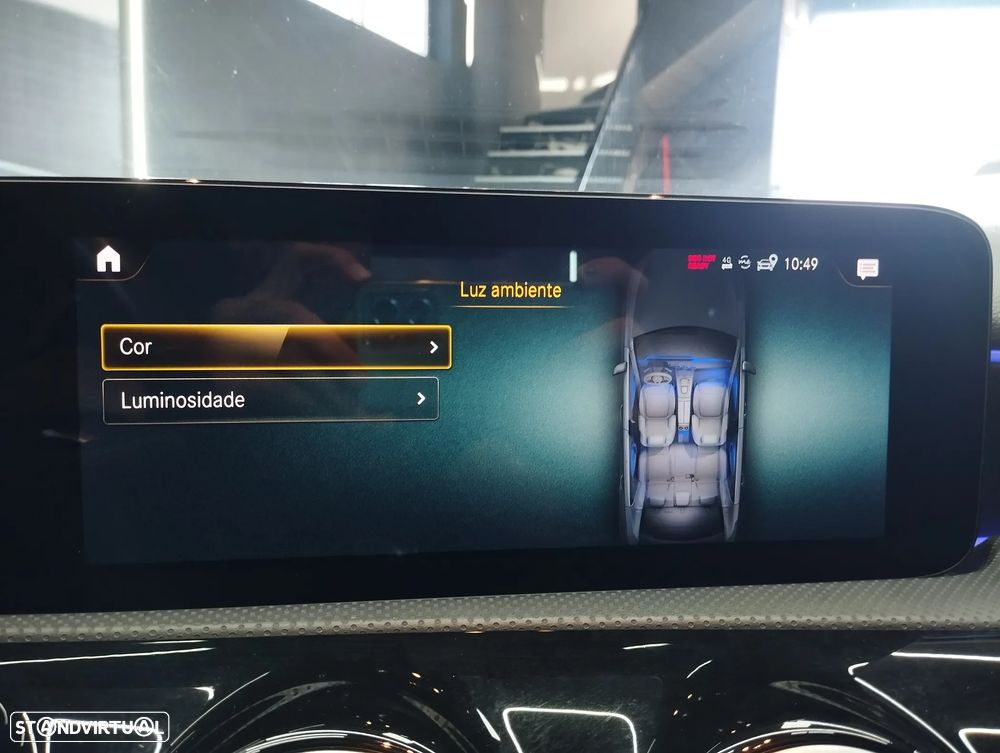 Mercedes-Benz A 250 Limousine e AMG Line - 35