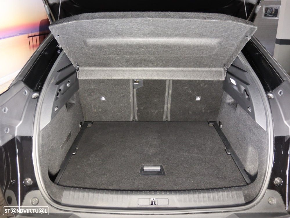 Peugeot 3008 1.2 Hybrid Allure e-DCS6 - 12