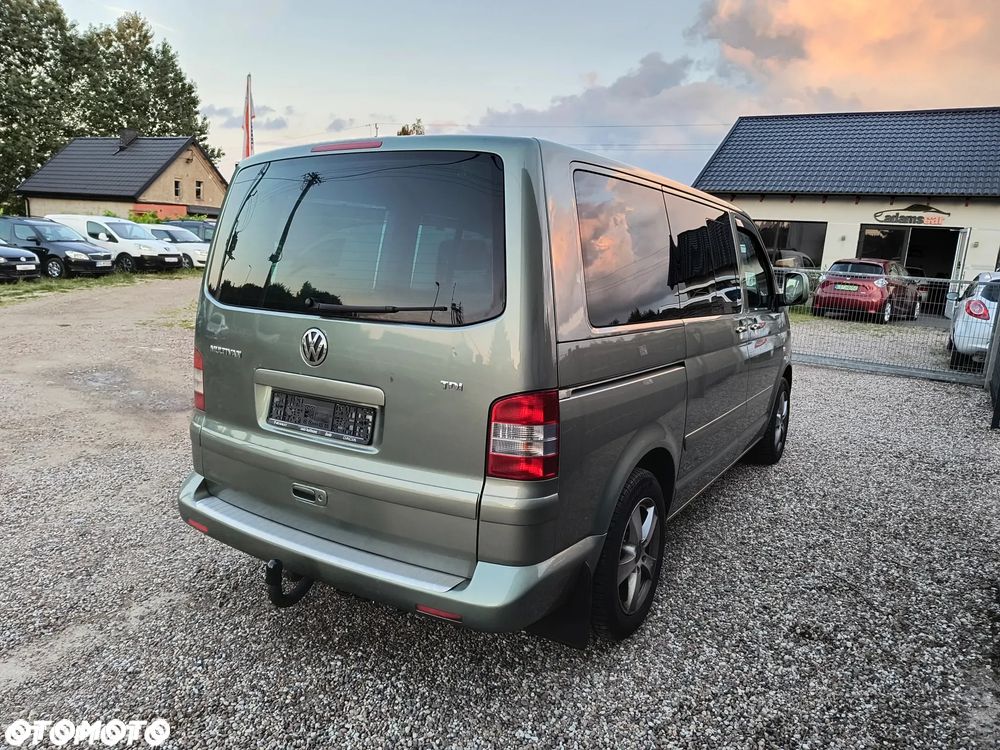 Volkswagen Multivan - 15
