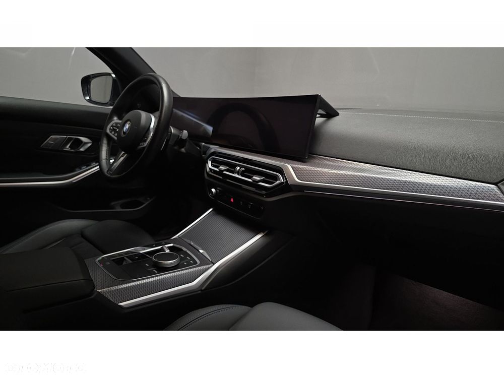 BMW Seria 3 320d xDrive M Sport - 27