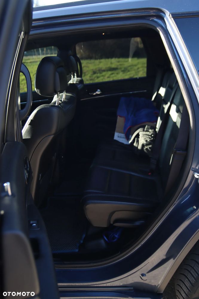 Jeep Grand Cherokee - 13