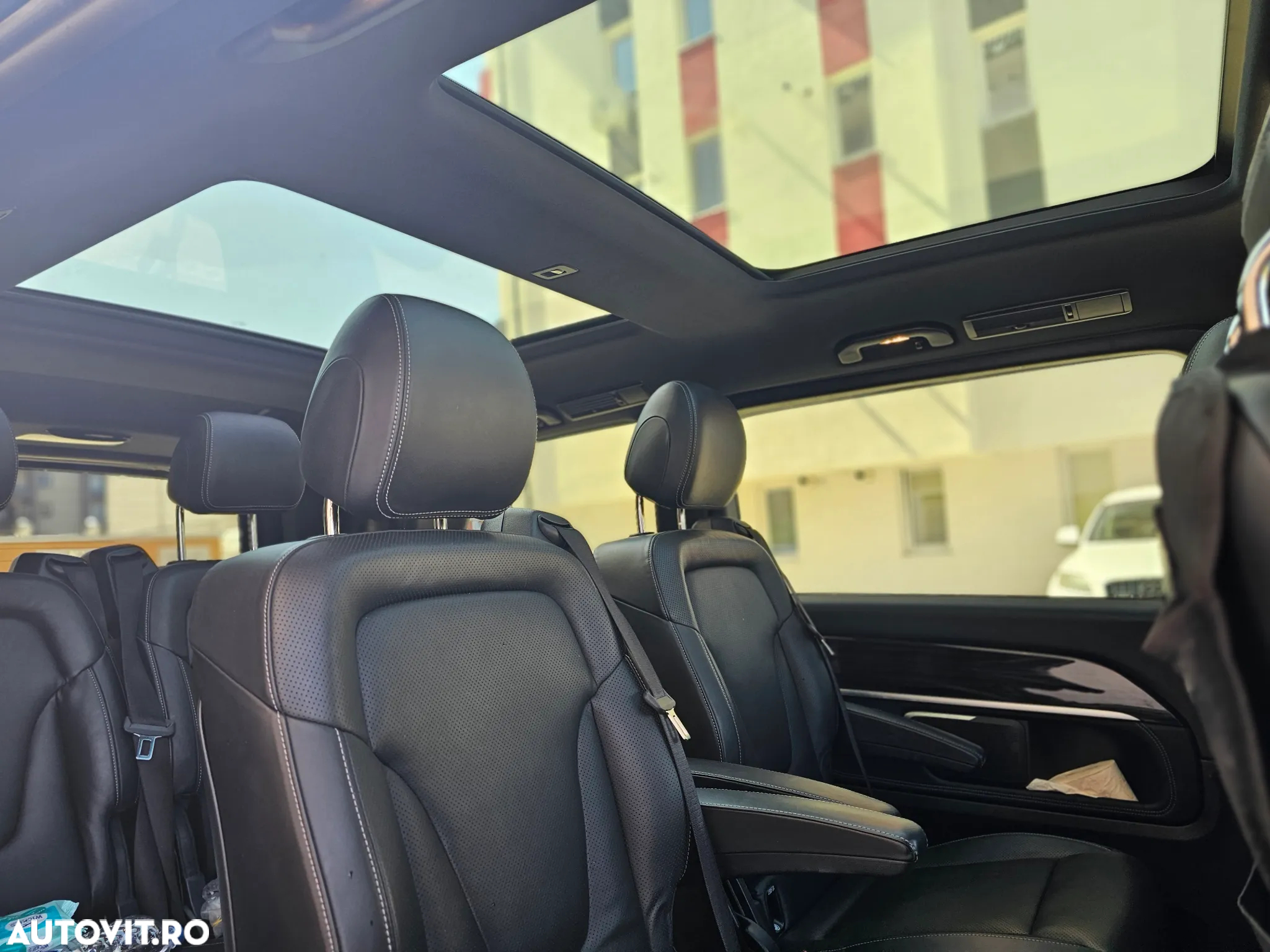 Mercedes-Benz V 300 d lang 4Matic 9G-TRONIC Avantgarde - 5