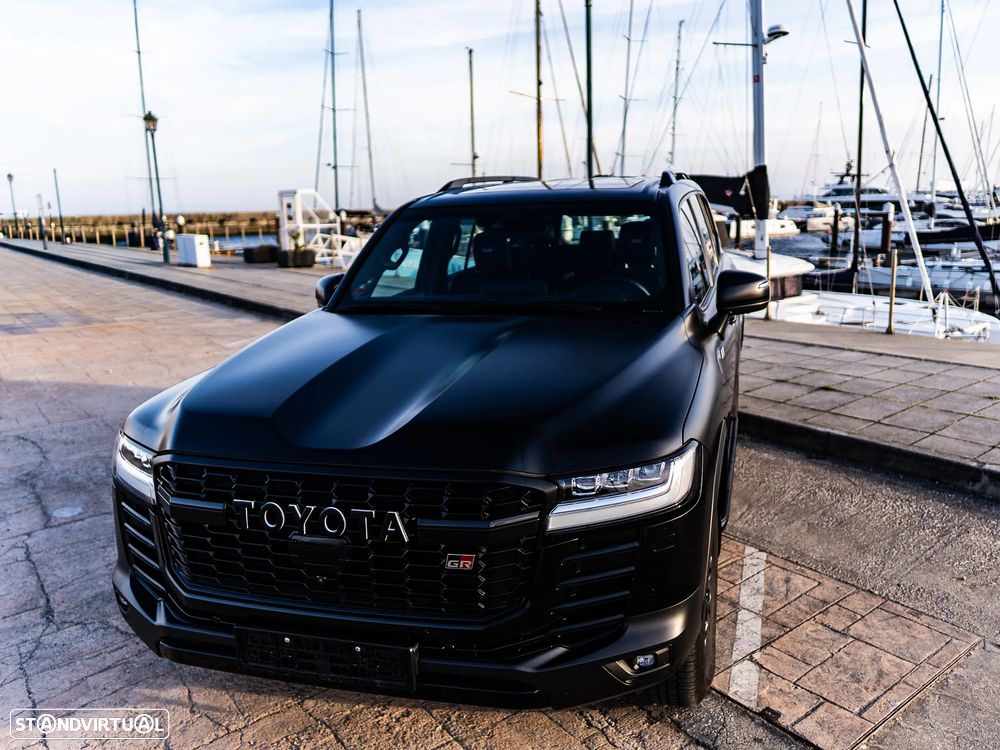 Toyota Land Cruiser - 5