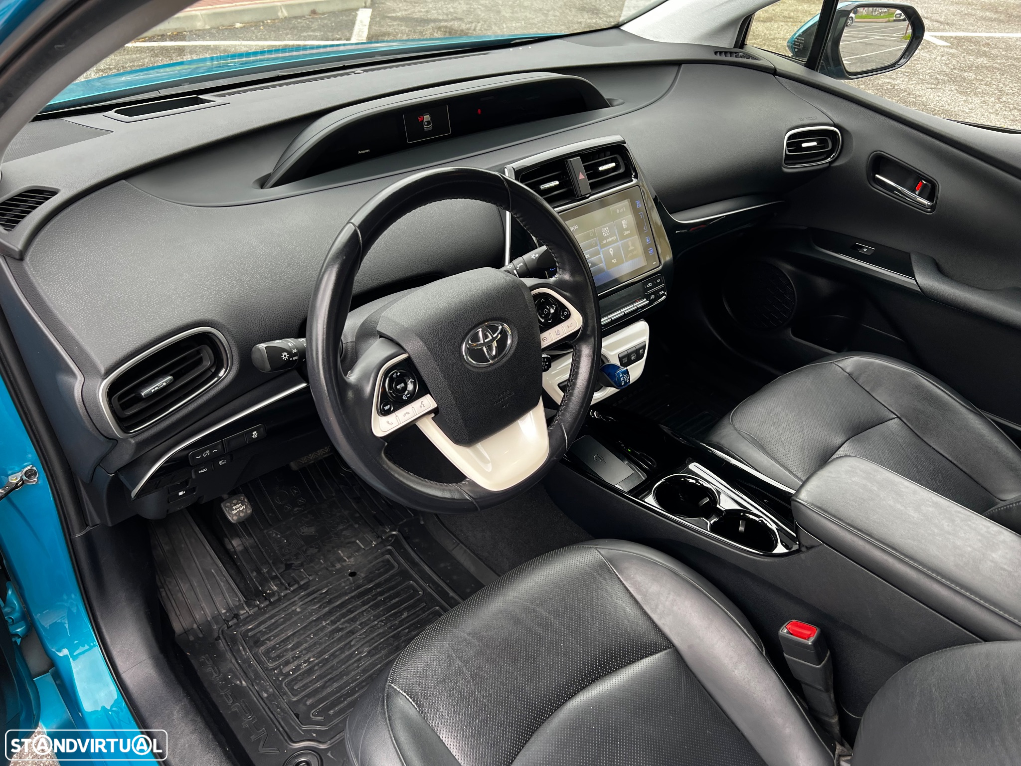 Toyota Prius 1.8 Plug-In Luxury Pele - 11