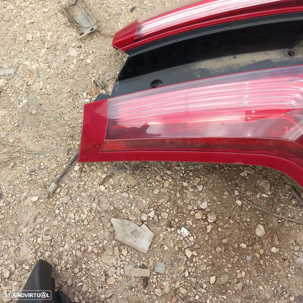 Farois traseiros citroen c4 picasso - 4