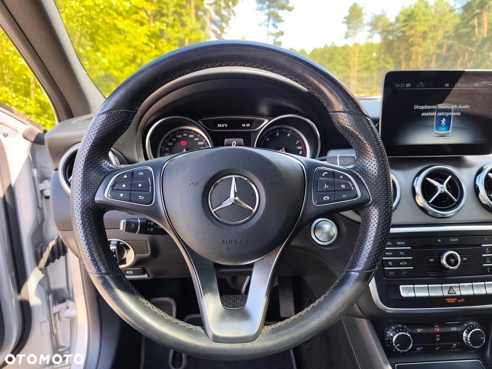 Mercedes-Benz GLA 200 7G-DCT UrbanStyle Edition - 12
