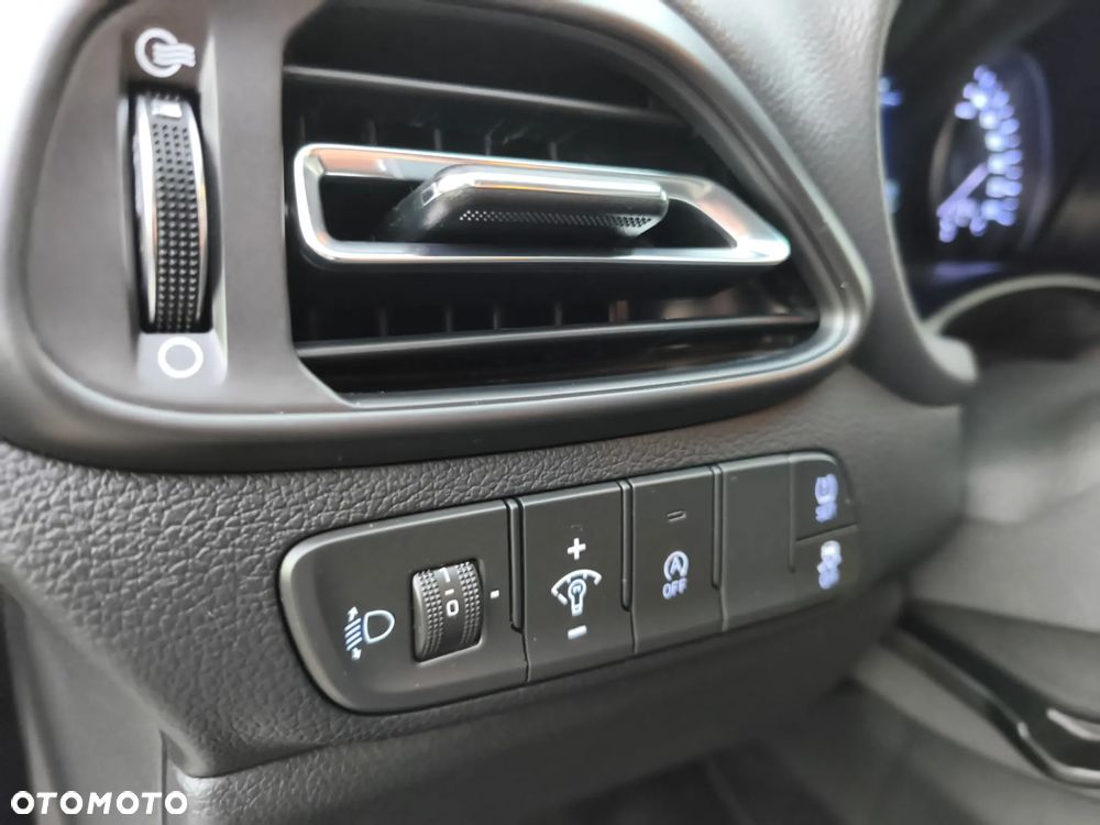 Hyundai i30 1.5 T-GDI 48V Smart - 36