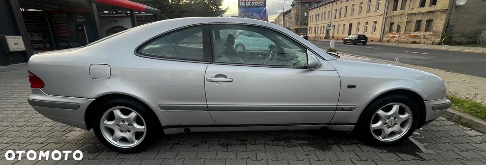 Mercedes-Benz CLK - 4