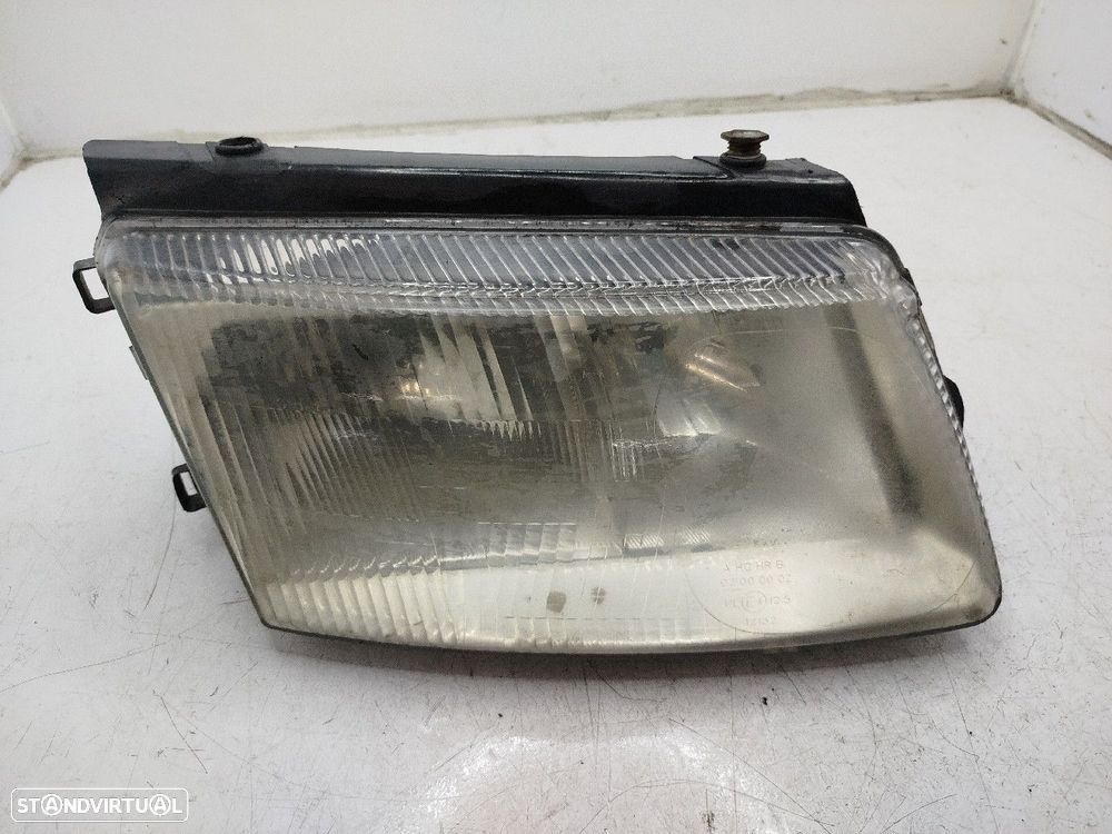 Farol/ Otica Dianteiro Dto Volkswagen Passat (3B2) - 2