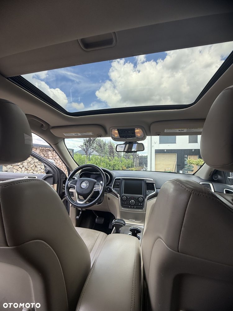 Jeep Grand Cherokee - 12