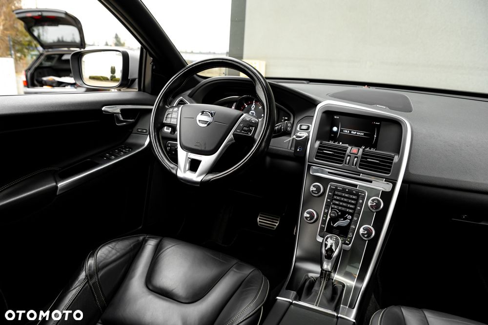 Volvo XC 60 D4 AWD Geartronic Summum - 28